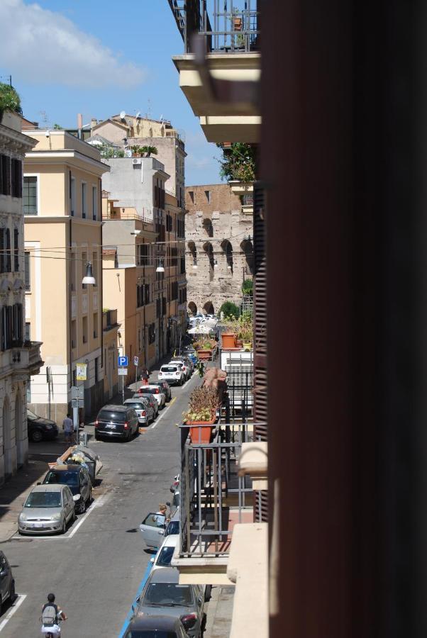 רומא Nuances The Colosseum Apartment מראה חיצוני תמונה