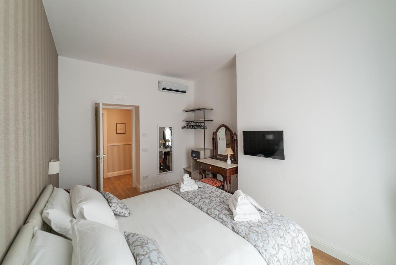 רומא Nuances The Colosseum Apartment מראה חיצוני תמונה