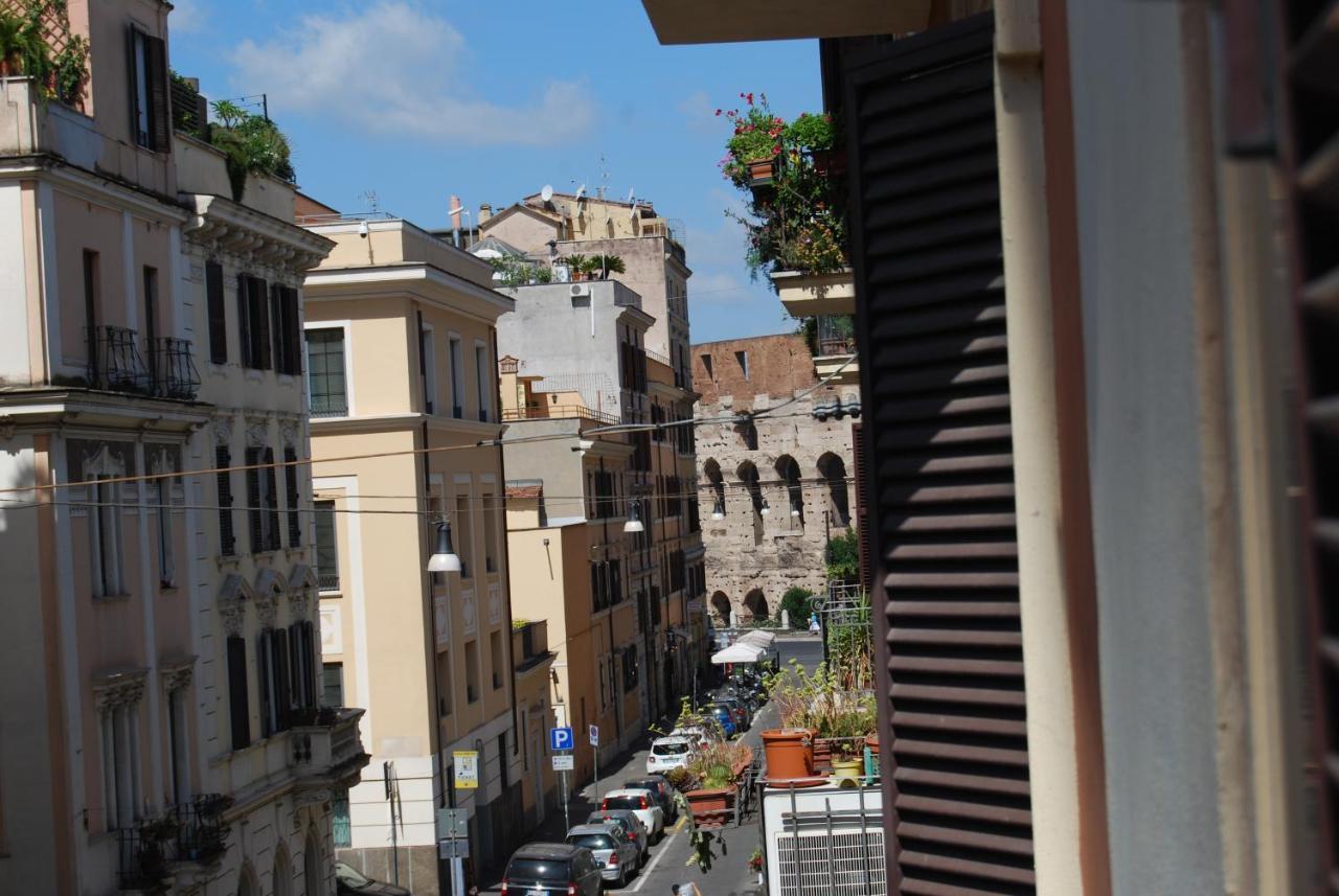 רומא Nuances The Colosseum Apartment מראה חיצוני תמונה